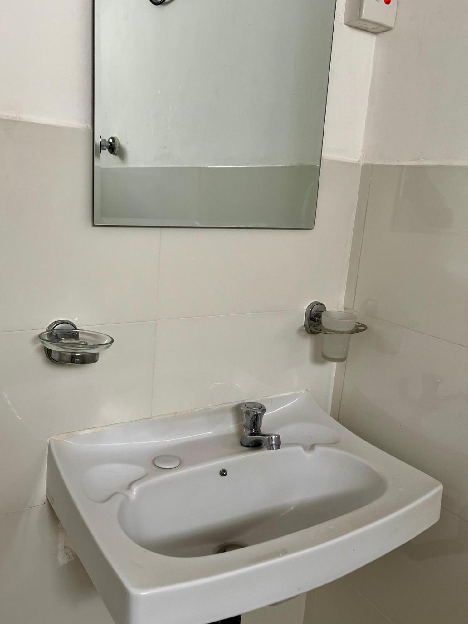 Family Room Private Bathroom